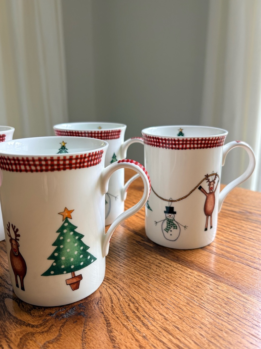 Set of 4 Crown Trent Christmas Reindeer & Tree Bone China Mug - Made in England - Picture 4 of 12